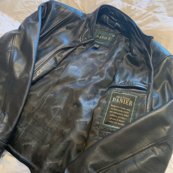 Authentic Leather Men's Jacket - Picture 1 of 1